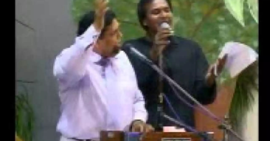 Tu Badhe Main Ghatun Aarzoo Hai Meri Lyrics